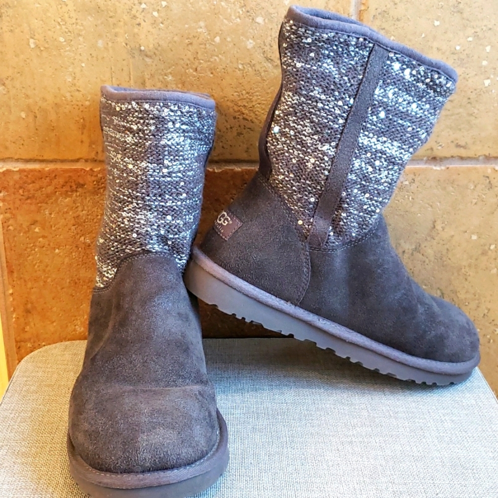 UGG Grey Brushed Leather Boots with soft knitted top size 7
